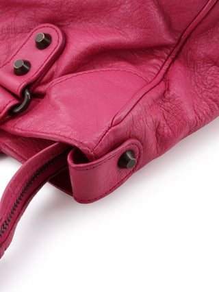 Classic Velo Shoulder Bag