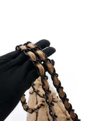 Matelasse Lapin Shoulder Bag