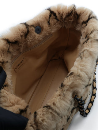 Matelasse Lapin Shoulder Bag