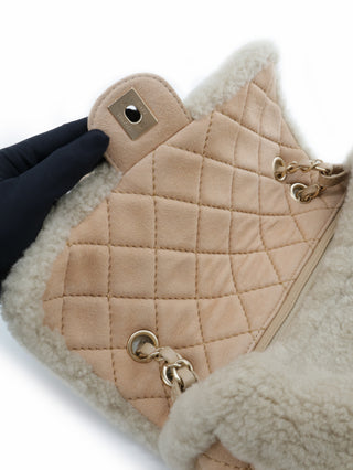 Pearl Mouton Embroidery Chain Shoulder Bag