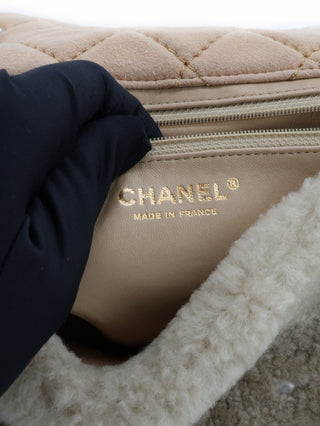 Pearl Mouton Embroidery Chain Shoulder Bag