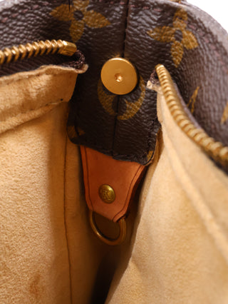 Looping GM Shoulder Bag