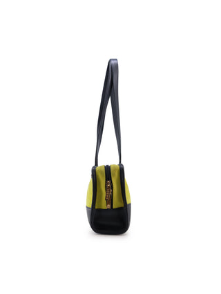 Amazona 35 East West Shoulder Bag