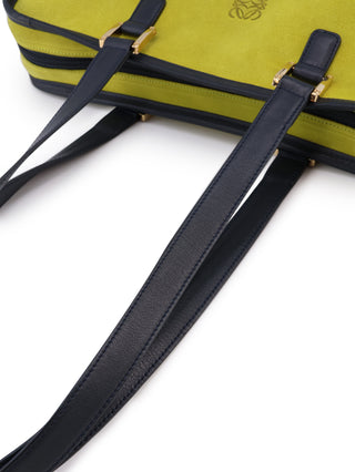 Amazona 35 East West Shoulder Bag