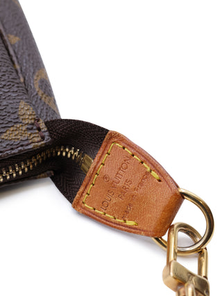 Monogram Pochette