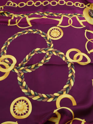 Deer Crest Chain Scarf