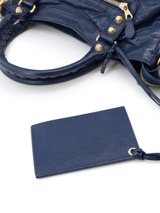 Classic Velo Shoulder Bag