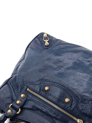 Classic Velo Shoulder Bag