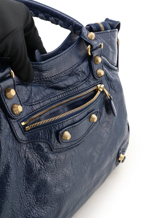 Classic Velo Shoulder Bag