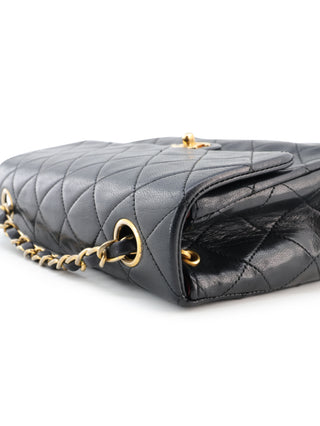 Classic Flap 20 Shoulder Bag