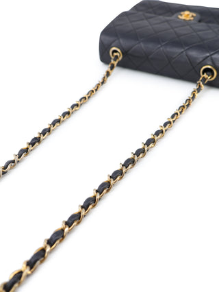 Classic Flap 20 Shoulder Bag